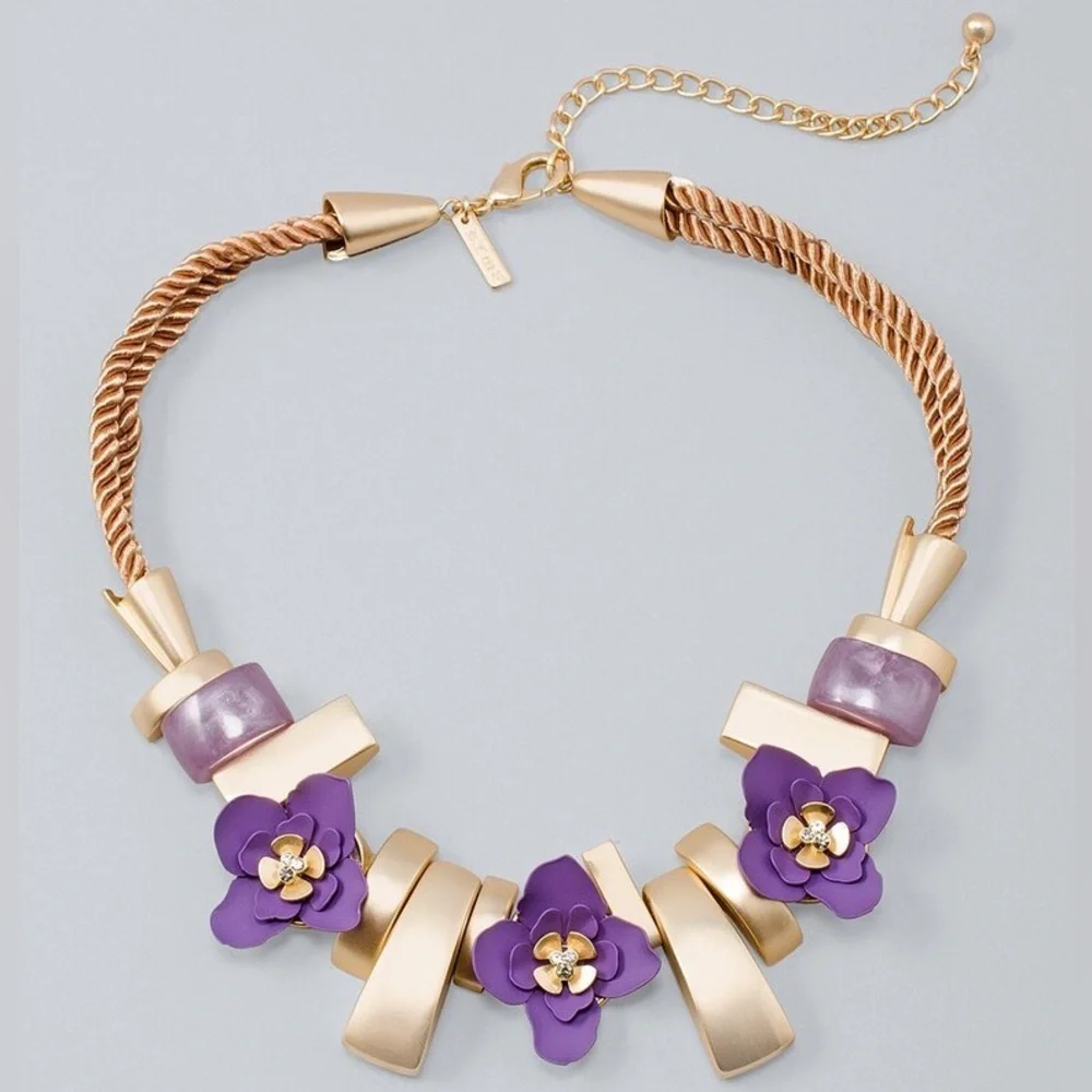 White House Black Market Floral Necklace